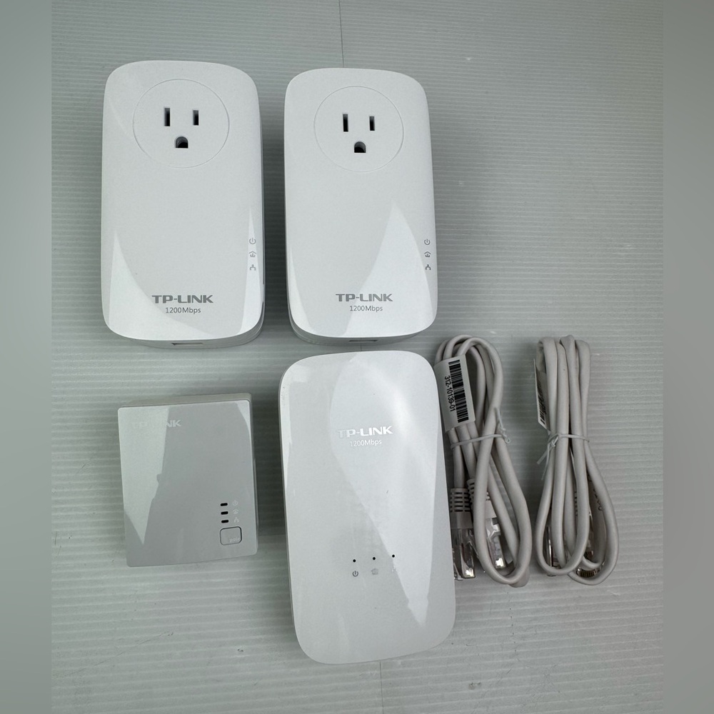 2 TP-LINK Powerline Kit AC1750 Wi-Fi Range Extender AV1200 TL-WPA8730 TL-PA8010